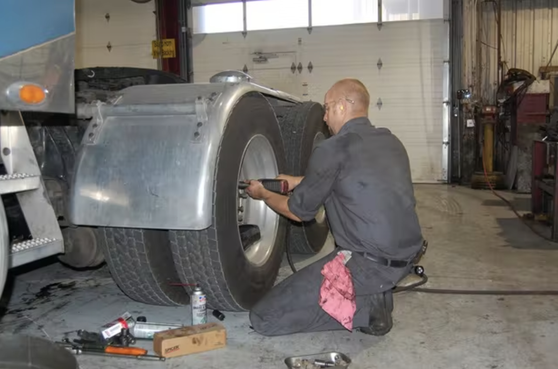 this image shows onsite truck repair in Akron, Ohio
